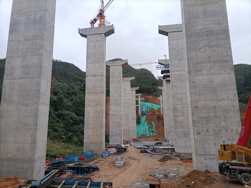 2022年1月广西巴平高速禄务大桥施工完毕