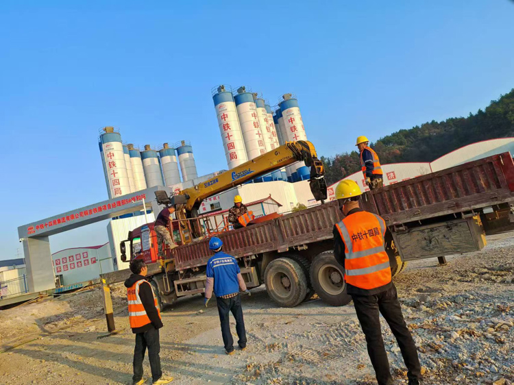 2025年12月进场施工的吉首到铜仁的高铁项目